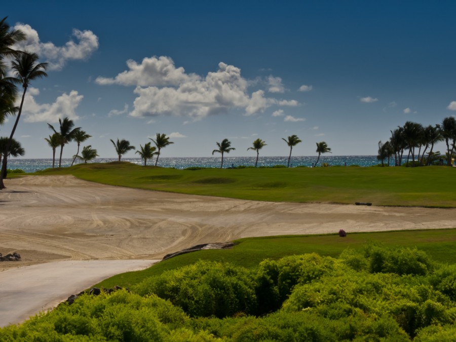 Quelles sont les particularités du golf à l'île Maurice par rapport à d'autres destinations ?