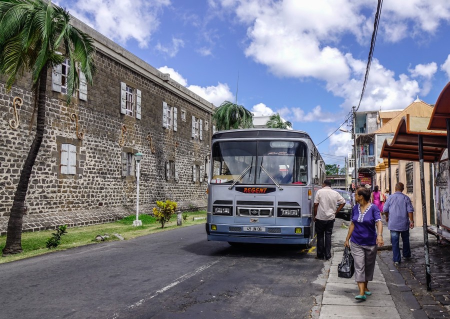 Y a-t-il des bus spécifiques pour les touristes à l'île Maurice ?